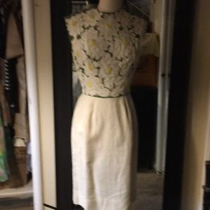 Vintage Dress that puts a smile on your face ☺️